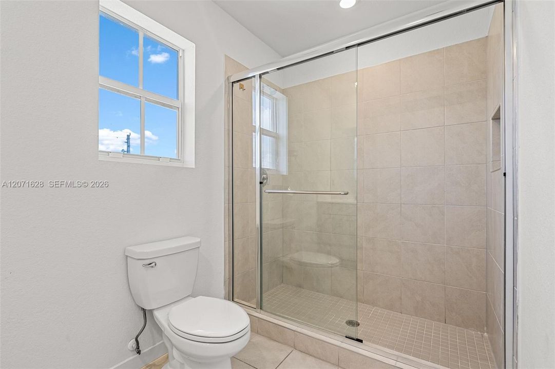 En Venta: $375,000 (3 camas, 2 baños, 1712 Pies cuadrados)