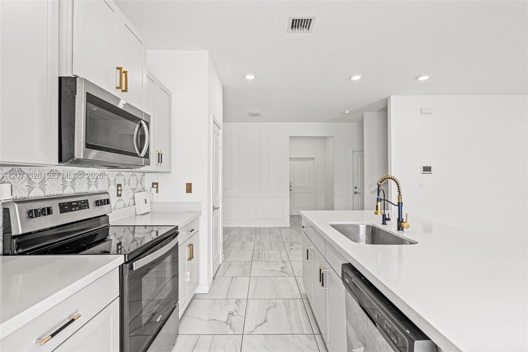 En Venta: $375,000 (3 camas, 2 baños, 1712 Pies cuadrados)