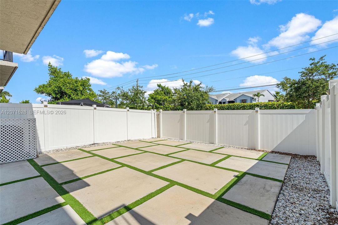 En Venta: $375,000 (3 camas, 2 baños, 1712 Pies cuadrados)