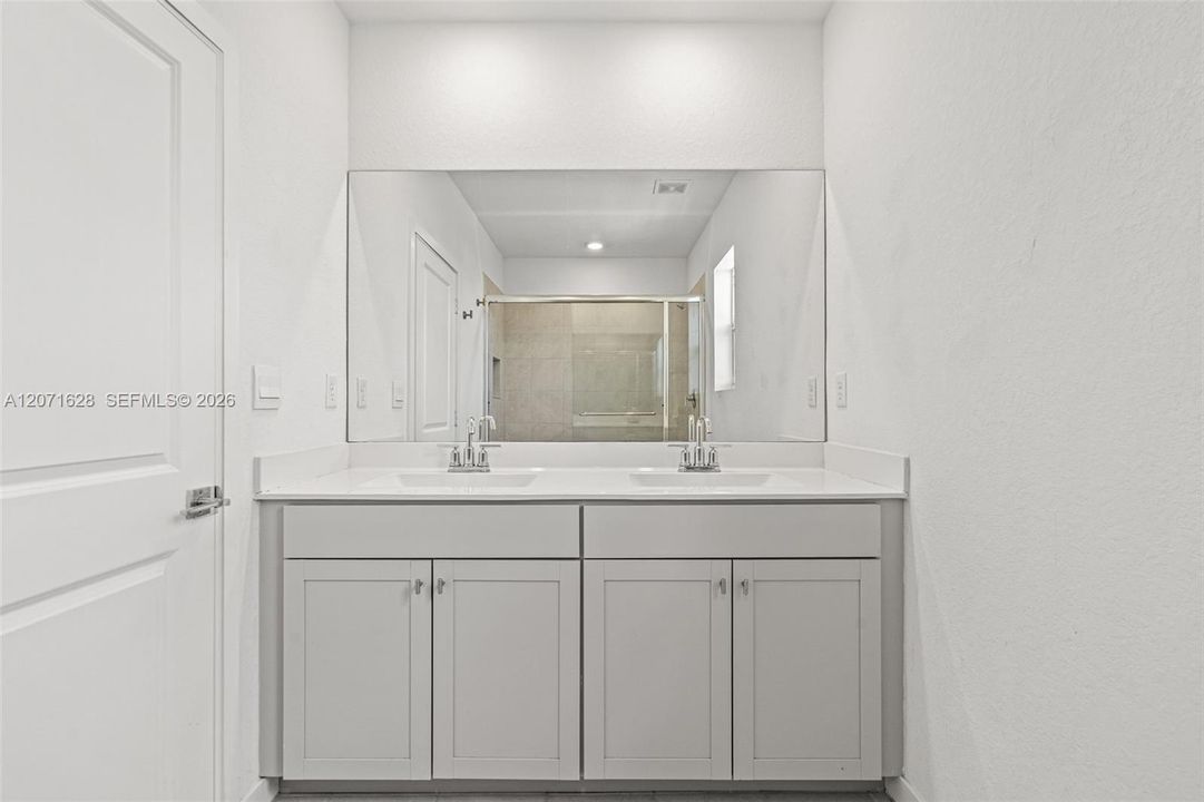 En Venta: $375,000 (3 camas, 2 baños, 1712 Pies cuadrados)