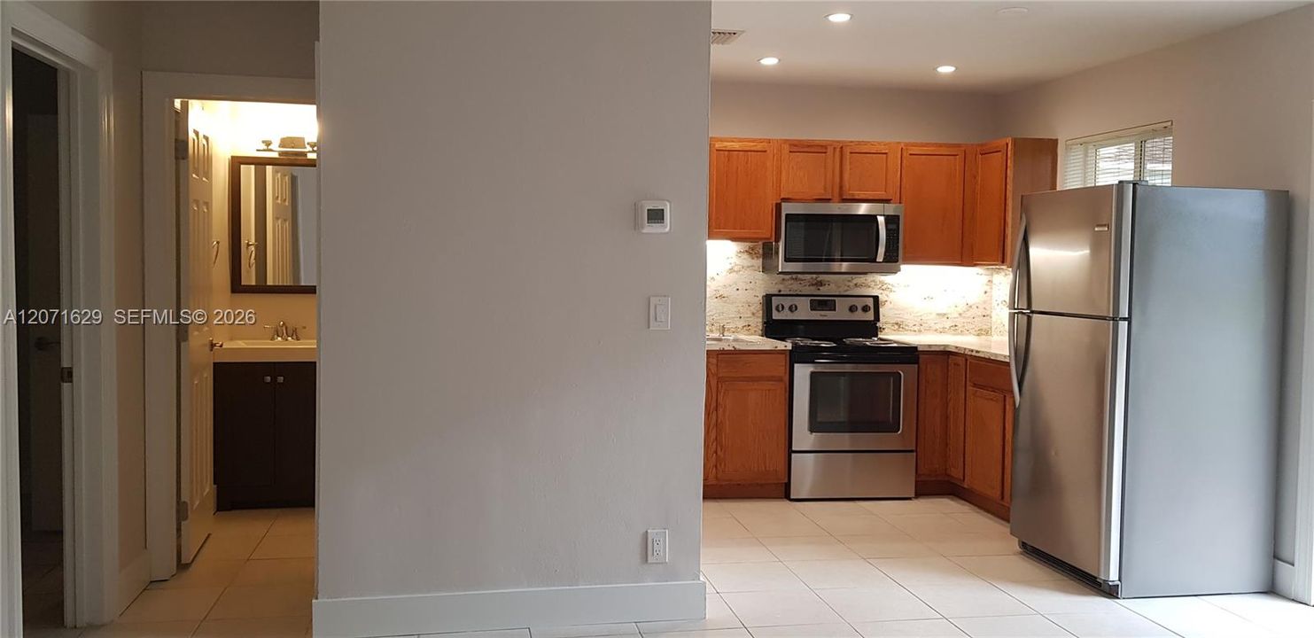 For Rent: $1,995 (2 beds, 1 baths, 668 Square Feet)
