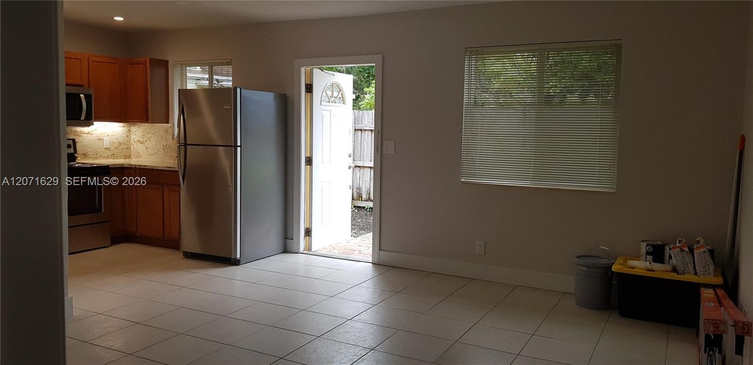 For Rent: $1,995 (2 beds, 1 baths, 668 Square Feet)