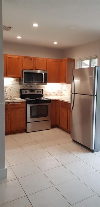For Rent: $1,995 (2 beds, 1 baths, 668 Square Feet)
