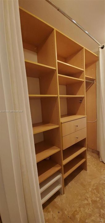 For Rent: $2,700 (1 beds, 1 baths, 612 Square Feet)