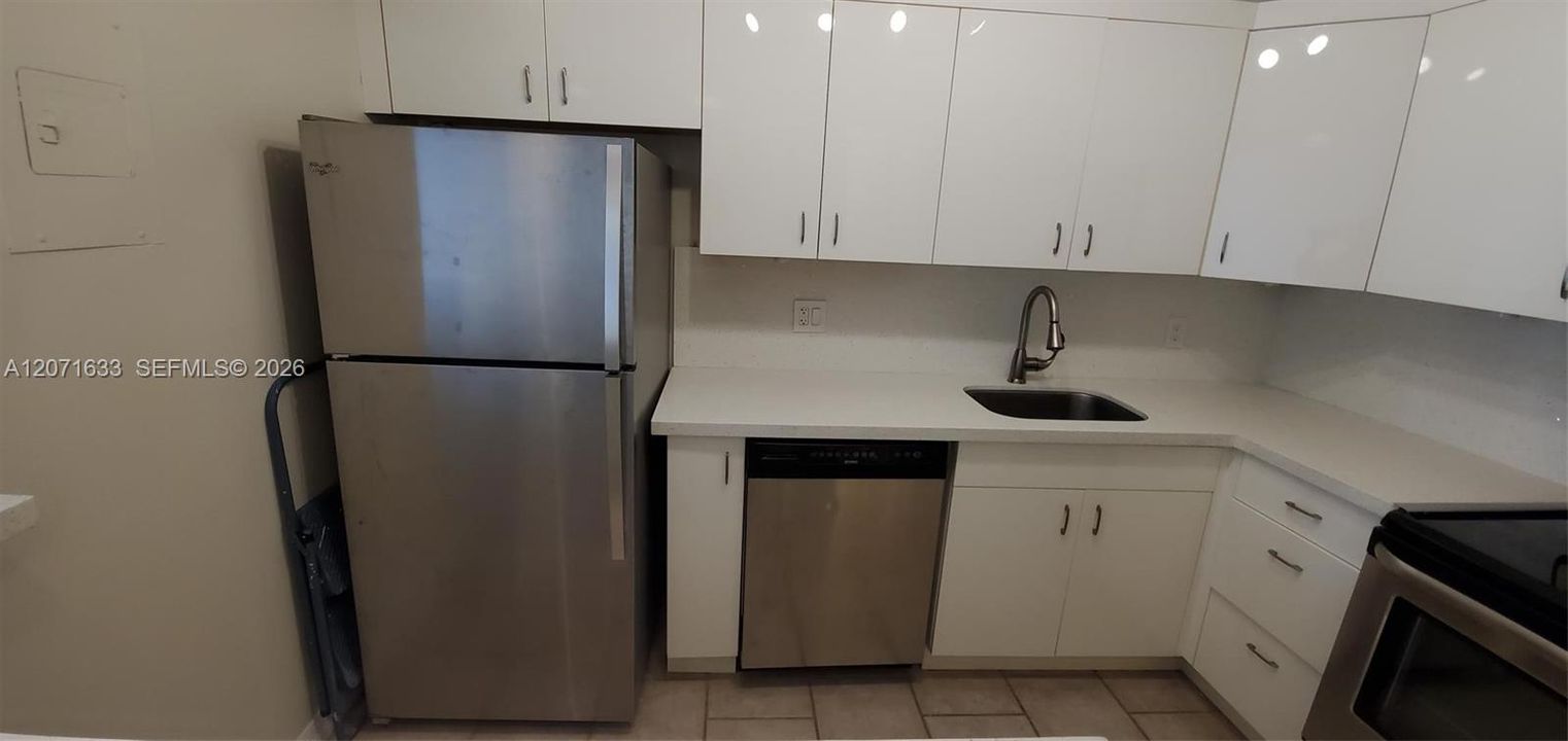 For Rent: $2,700 (1 beds, 1 baths, 612 Square Feet)