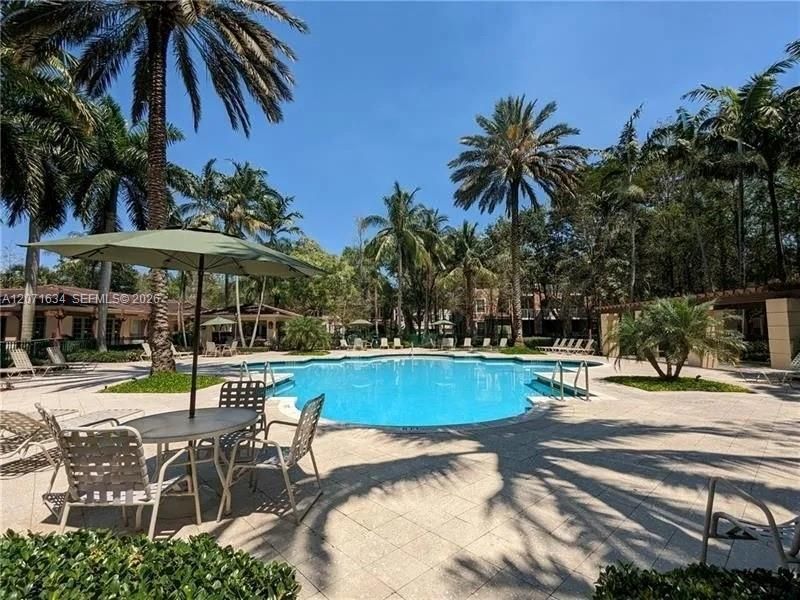 En Venta: $309,900 (2 camas, 2 baños, 1268 Pies cuadrados)