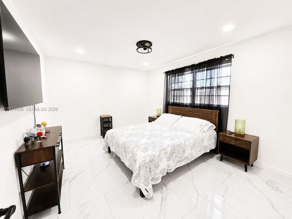 For Sale: $335,000 (3 beds, 2 baths, 1413 Square Feet)