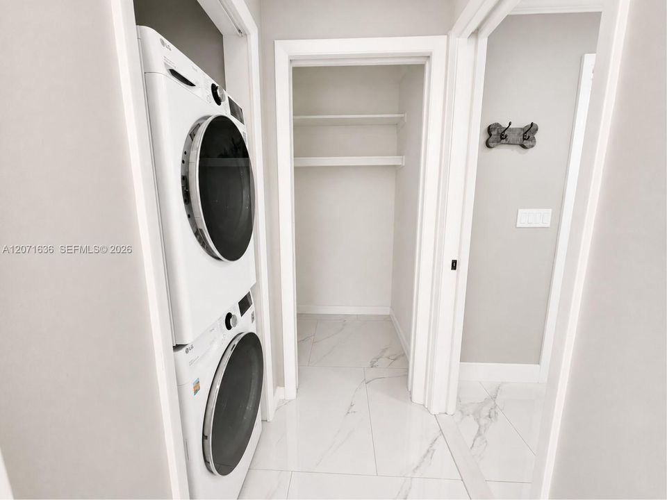 For Sale: $335,000 (3 beds, 2 baths, 1413 Square Feet)