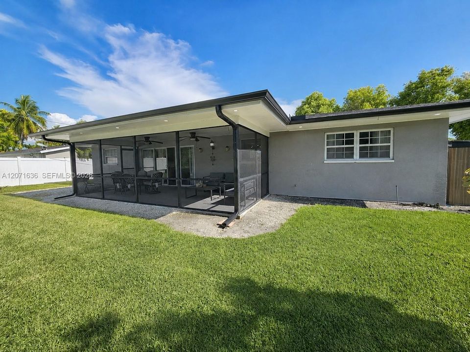 For Sale: $335,000 (3 beds, 2 baths, 1413 Square Feet)