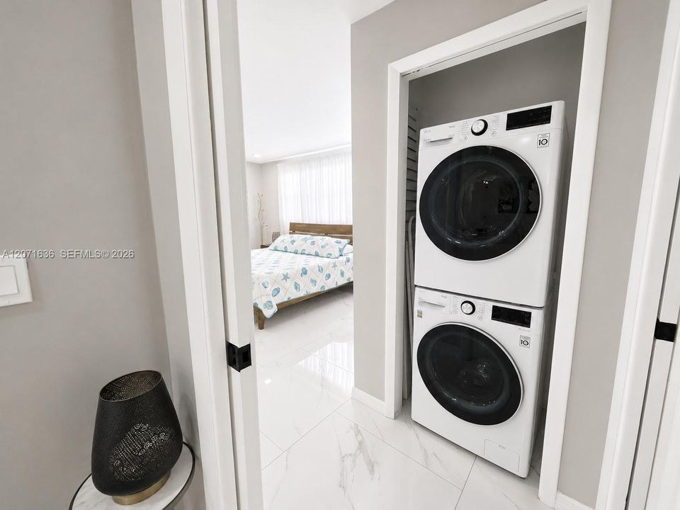 For Sale: $335,000 (3 beds, 2 baths, 1413 Square Feet)