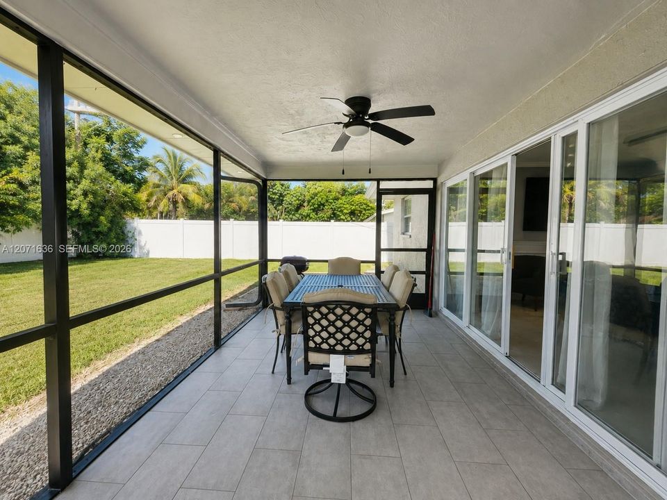 For Sale: $335,000 (3 beds, 2 baths, 1413 Square Feet)