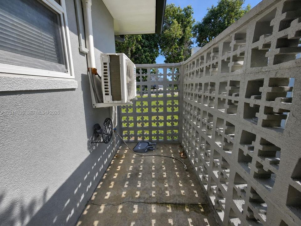 For Sale: $335,000 (3 beds, 2 baths, 1413 Square Feet)