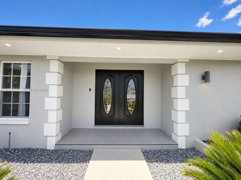 For Sale: $335,000 (3 beds, 2 baths, 1413 Square Feet)