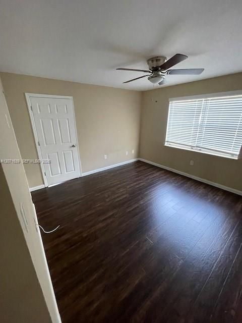 En Venta: $305,000 (4 camas, 2 baños, 1750 Pies cuadrados)