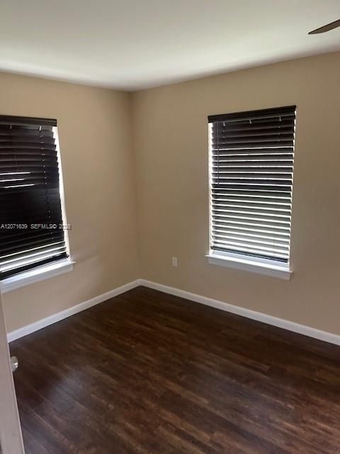 En Venta: $305,000 (4 camas, 2 baños, 1750 Pies cuadrados)