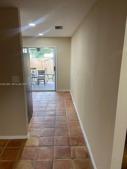 En Venta: $305,000 (4 camas, 2 baños, 1750 Pies cuadrados)