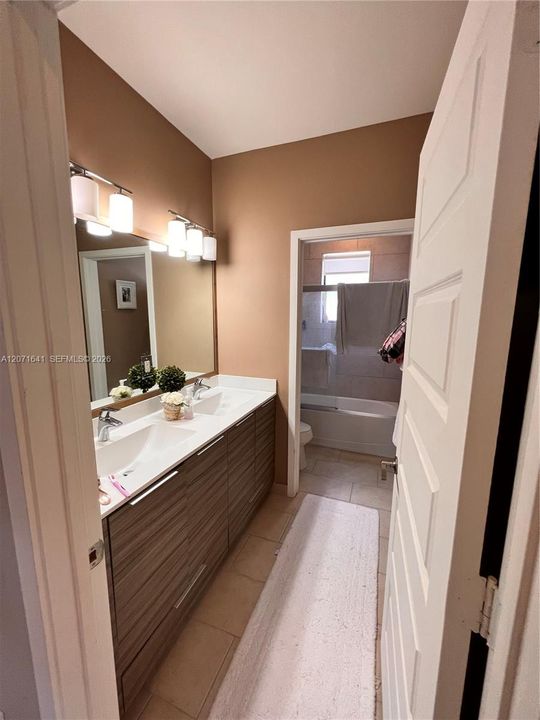 shared bathroom 2nd floor