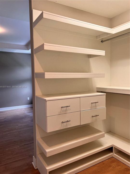 walk in closet