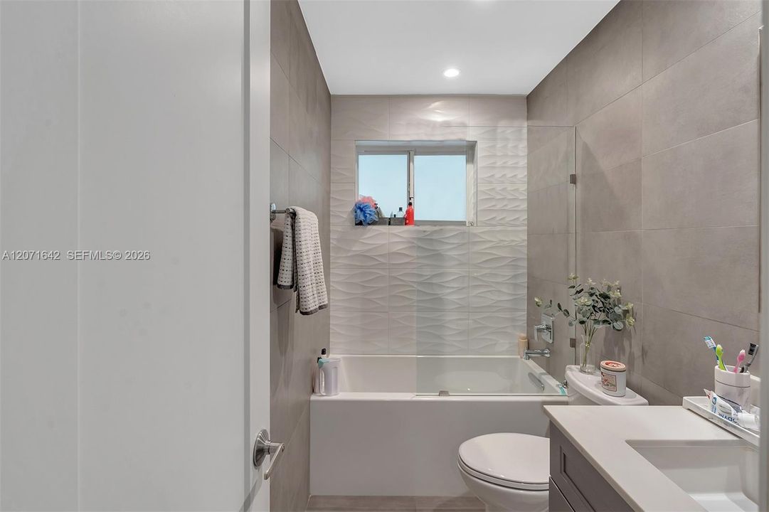 В аренду: $5,295 (3 спален, 2 ванн, 1600 Квадратных фут)