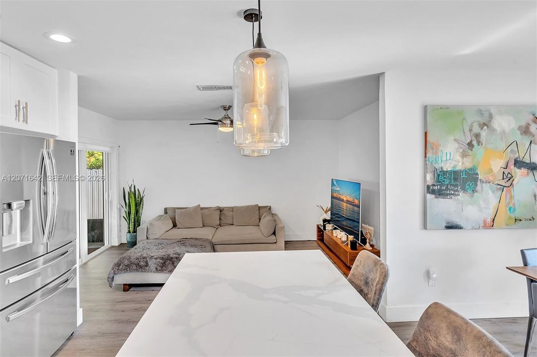 В аренду: $5,295 (3 спален, 2 ванн, 1600 Квадратных фут)