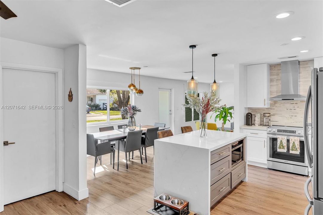 В аренду: $5,295 (3 спален, 2 ванн, 1600 Квадратных фут)
