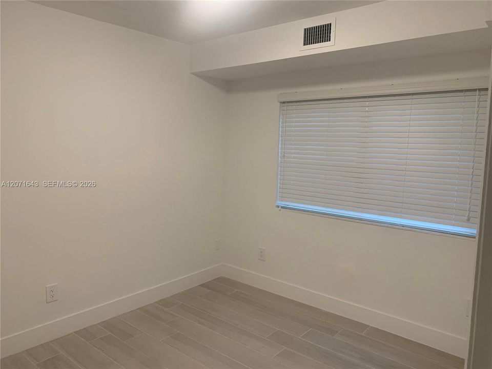 For Rent: $1,800 (1 beds, 1 baths, 585 Square Feet)