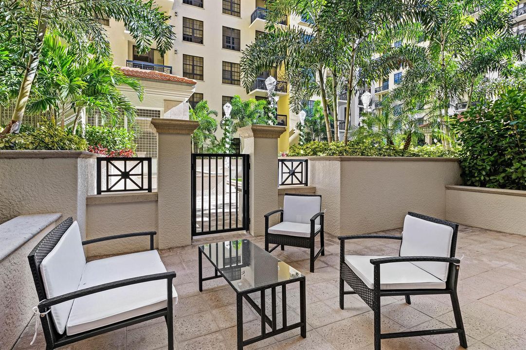 506-Outdoor Private Patio Space