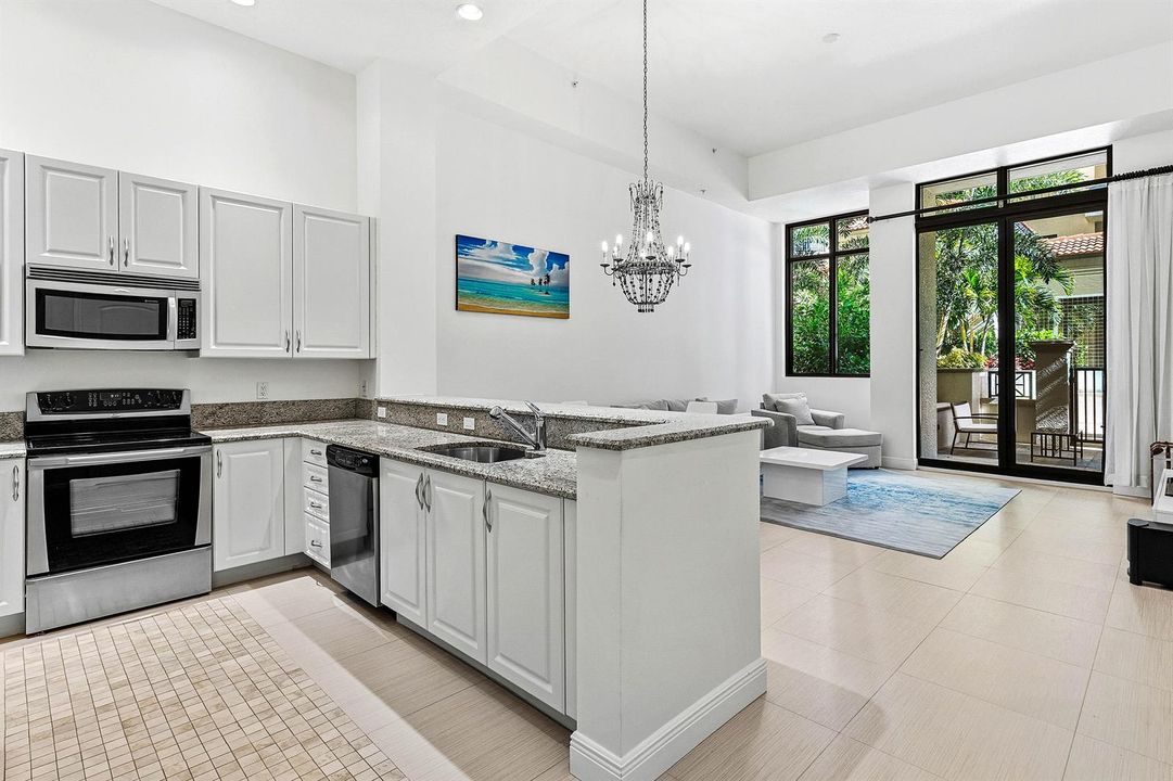 506- Kitchen w/ High Bar Counter