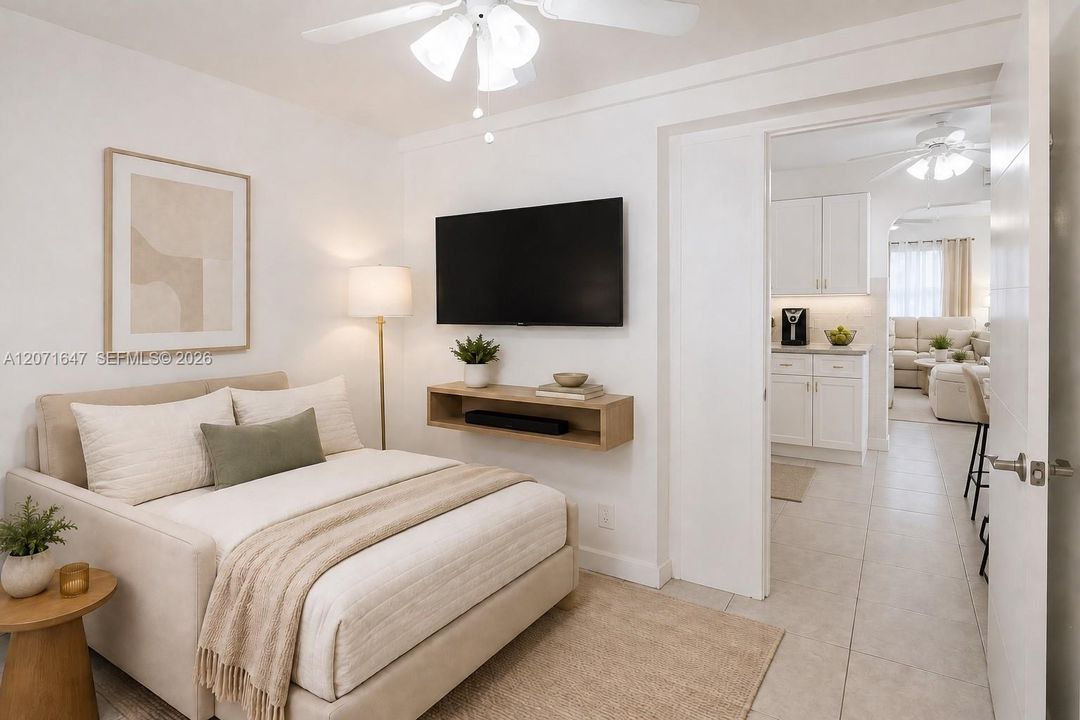 For Rent: $3,000 (3 beds, 1 baths, 991 Square Feet)