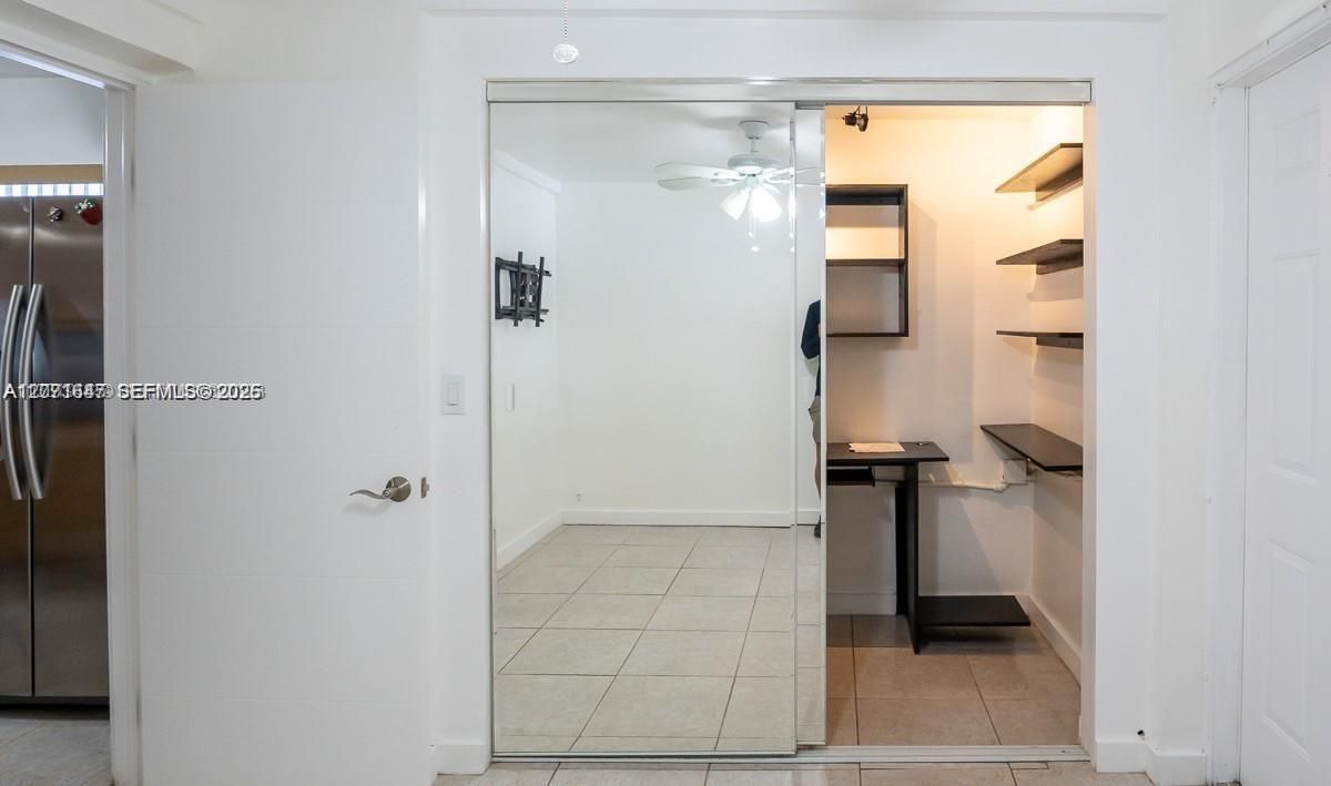 For Rent: $3,000 (3 beds, 1 baths, 991 Square Feet)