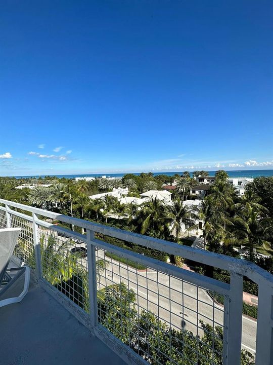For Rent: $4,000 (2 beds, 2 baths, 1030 Square Feet)