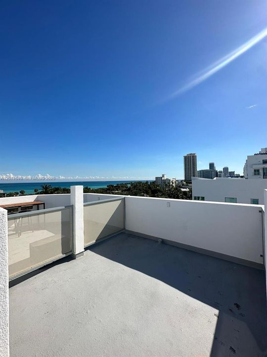 For Rent: $4,000 (2 beds, 2 baths, 1030 Square Feet)