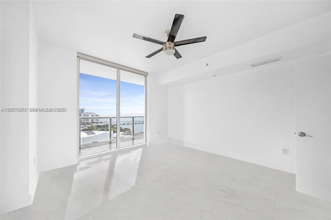 For Rent: $3,000 (1 beds, 1 baths, 806 Square Feet)