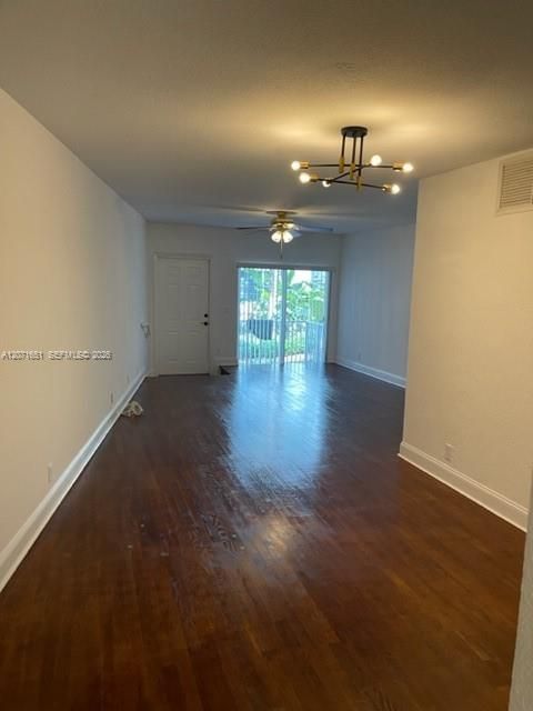 For Rent: $3,500 (3 beds, 2 baths, 1198 Square Feet)