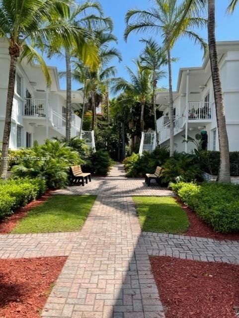 For Rent: $3,500 (3 beds, 2 baths, 1198 Square Feet)