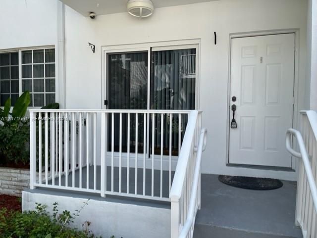 For Rent: $3,500 (3 beds, 2 baths, 1198 Square Feet)