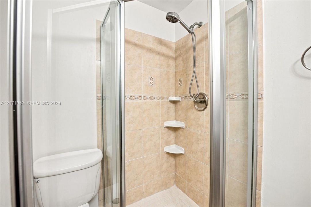 В аренду: $2,595 (2 спален, 2 ванн, 1089 Квадратных фут)