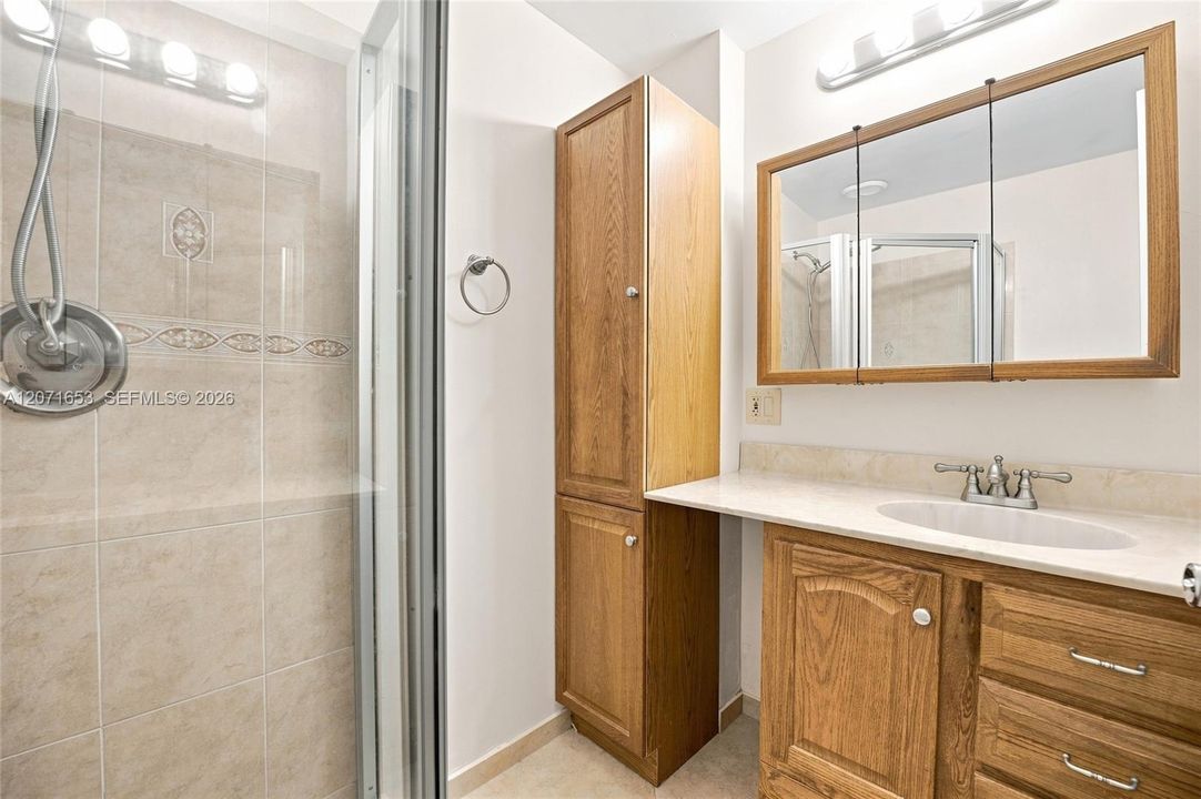В аренду: $2,595 (2 спален, 2 ванн, 1089 Квадратных фут)
