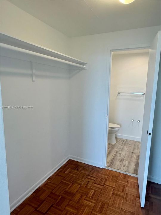 For Rent: $3,975 (1 beds, 1 baths, 897 Square Feet)