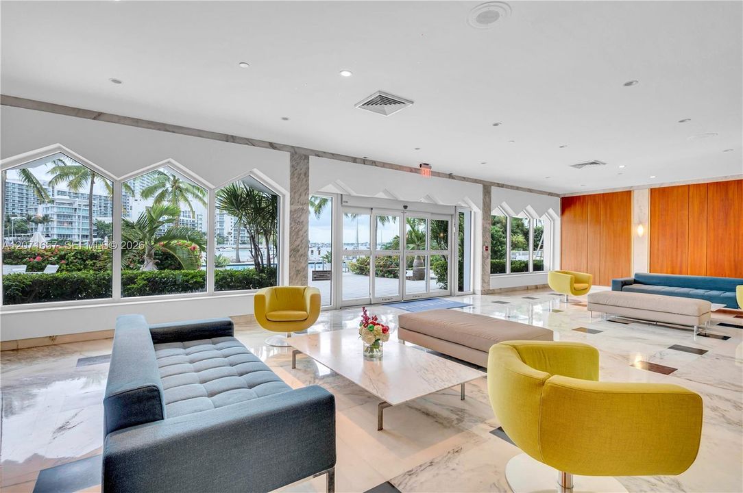 For Rent: $3,975 (1 beds, 1 baths, 897 Square Feet)