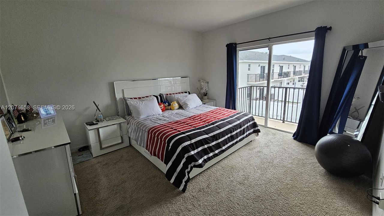 For Sale: $390,000 (4 beds, 2 baths, 1826 Square Feet)