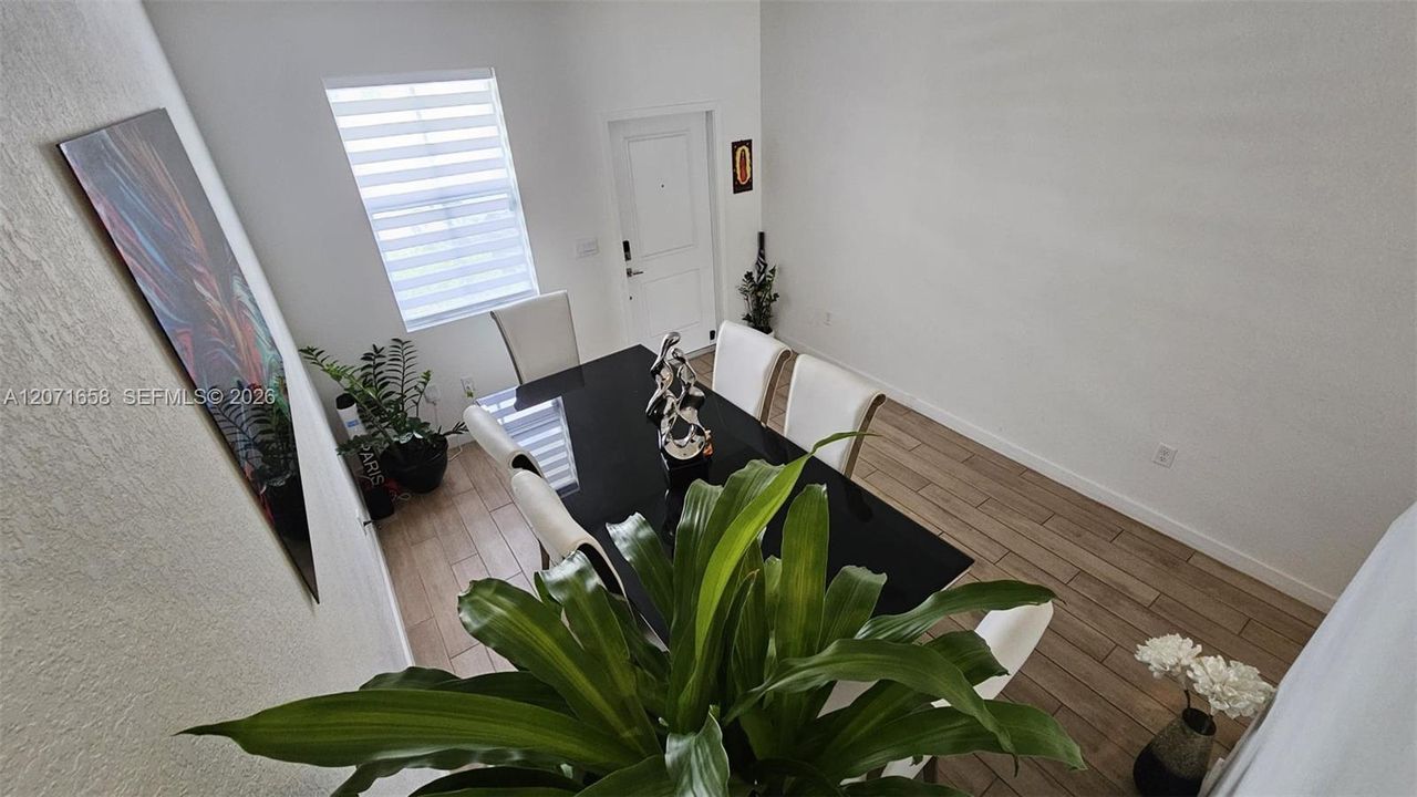 For Sale: $390,000 (4 beds, 2 baths, 1826 Square Feet)