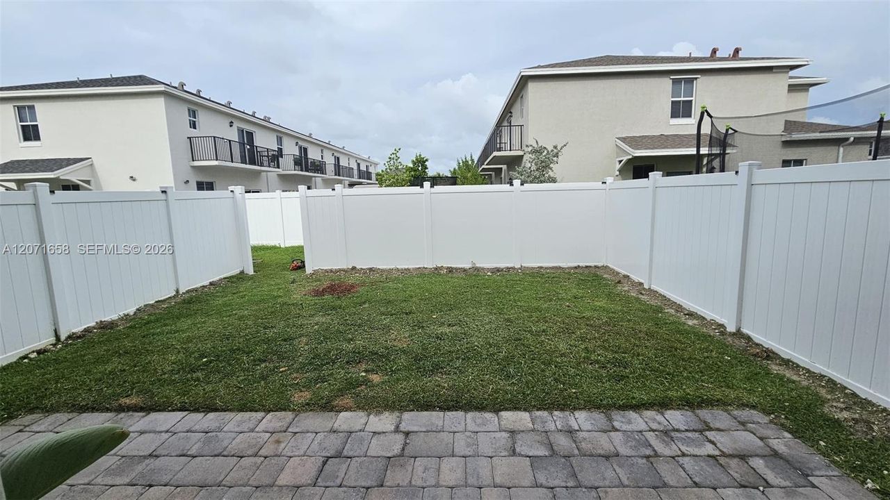 For Sale: $390,000 (4 beds, 2 baths, 1826 Square Feet)