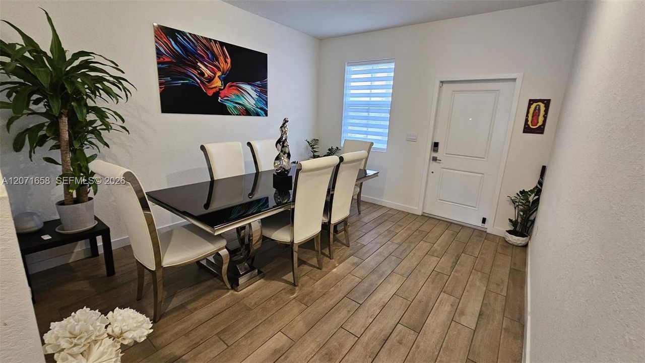 For Sale: $390,000 (4 beds, 2 baths, 1826 Square Feet)