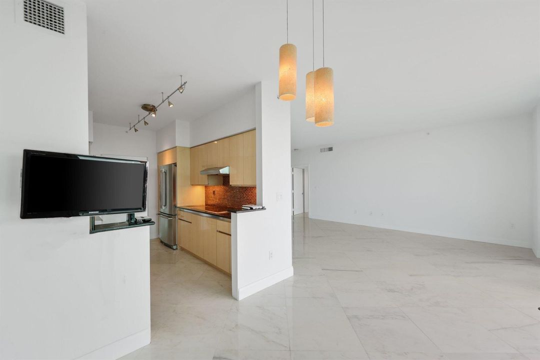Breakfast/Dining Area