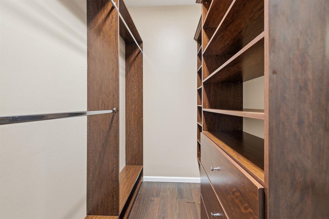 Master Closet2