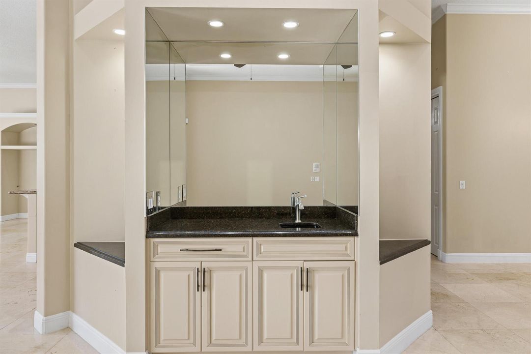 Entry Wet bar