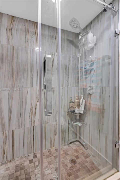 For Rent: $2,200 (2 beds, 2 baths, 1050 Square Feet)