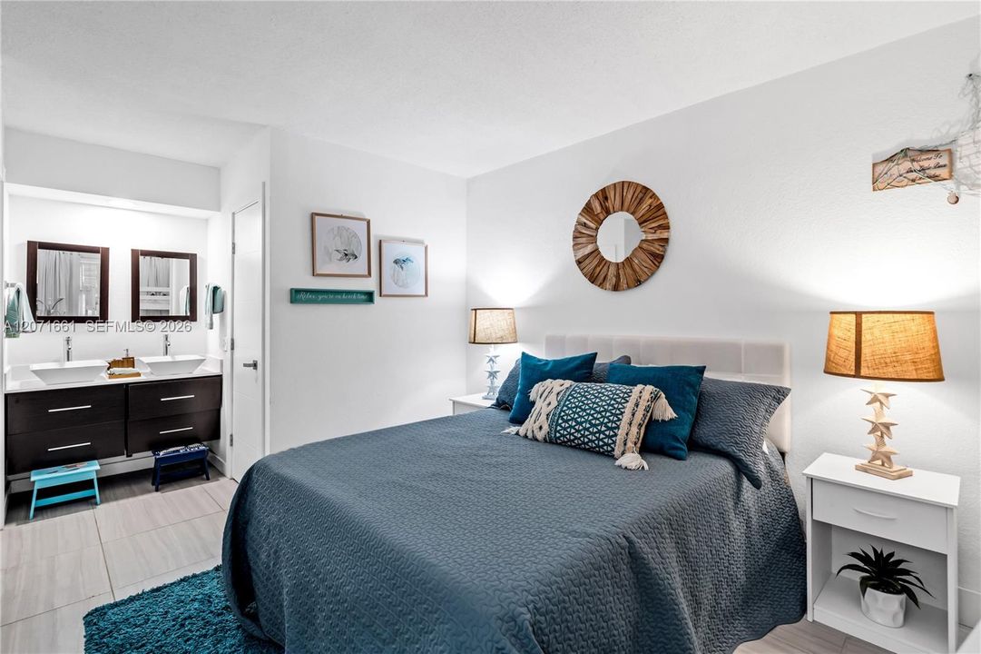 For Rent: $2,200 (2 beds, 2 baths, 1050 Square Feet)