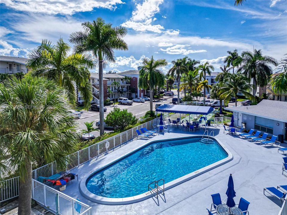 For Rent: $2,200 (2 beds, 2 baths, 1050 Square Feet)